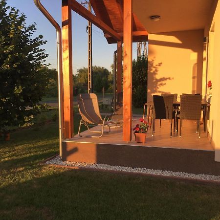 Konrad Apartman Villa Balatonmáriafürdő Esterno foto