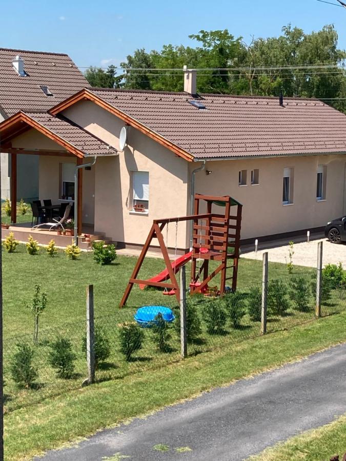 Konrad Apartman Villa Balatonmáriafürdő Esterno foto