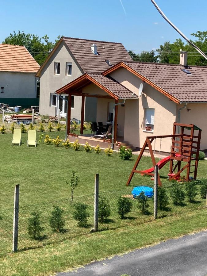 Konrad Apartman Villa Balatonmáriafürdő Esterno foto