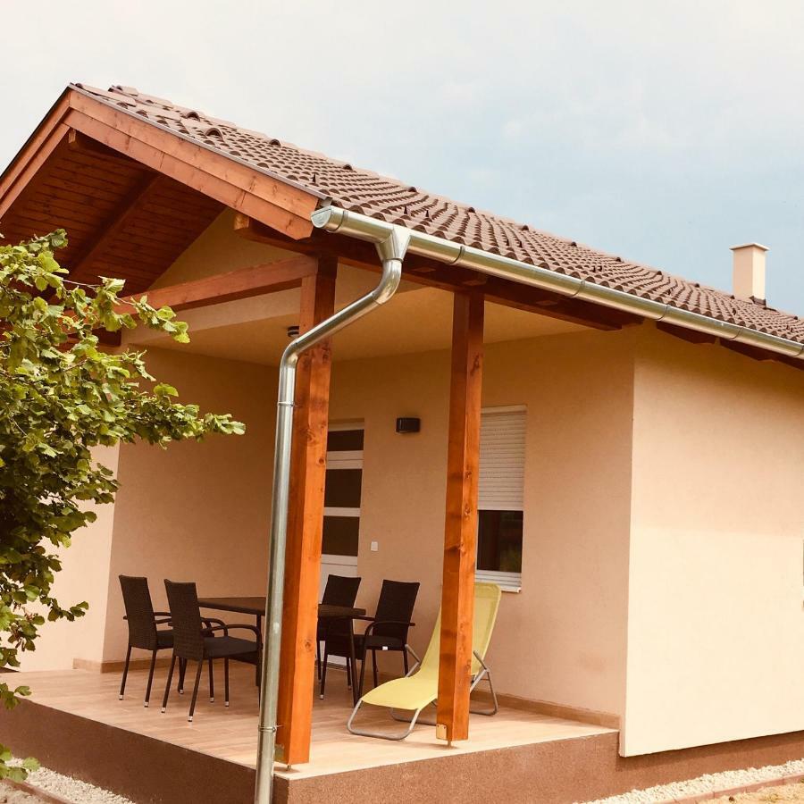 Konrad Apartman Villa Balatonmáriafürdő Esterno foto