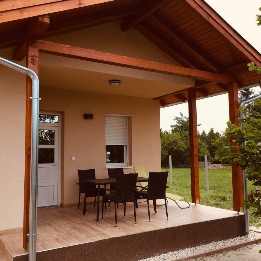 Konrad Apartman Villa Balatonmáriafürdő Esterno foto