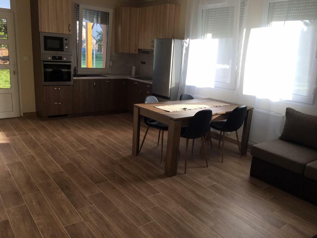 Konrad Apartman Villa Balatonmáriafürdő Esterno foto